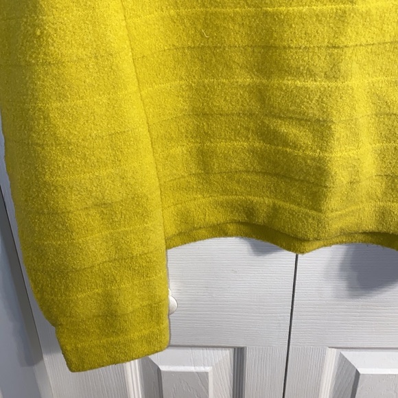 Vince Yellow Wool Sweater - Picture 6 of 6